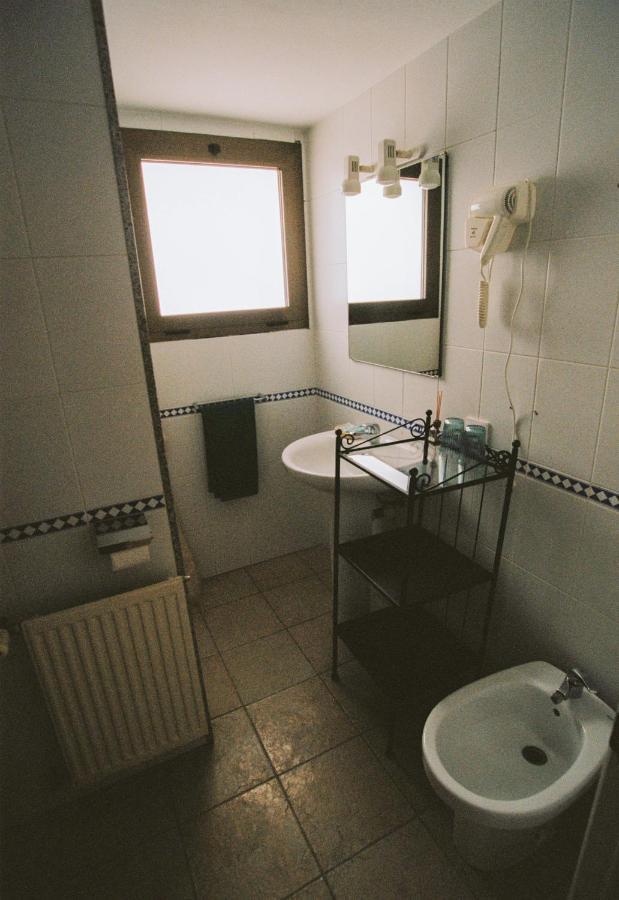 Hostal De L'Aigua Sant Llorenc de la Muga Bagian luar foto