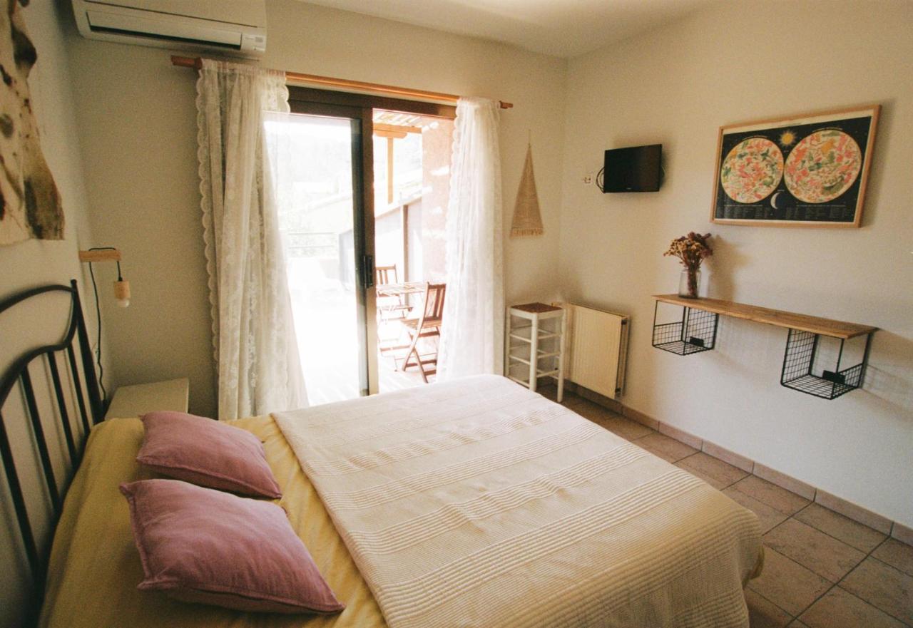 Hostal De L'Aigua Sant Llorenc de la Muga Bagian luar foto