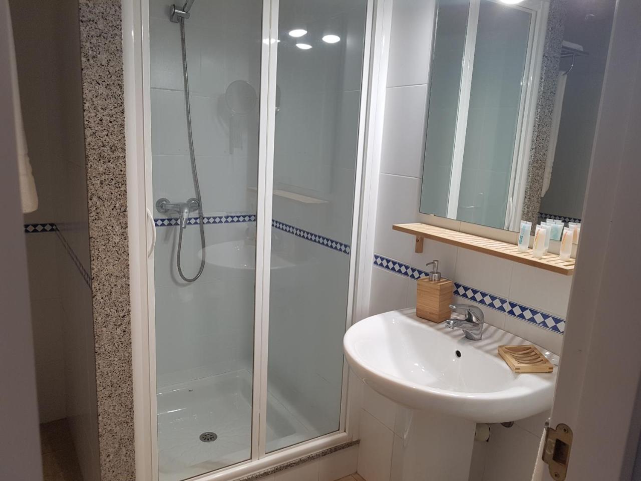 Hostal De L'Aigua Sant Llorenc de la Muga Bagian luar foto