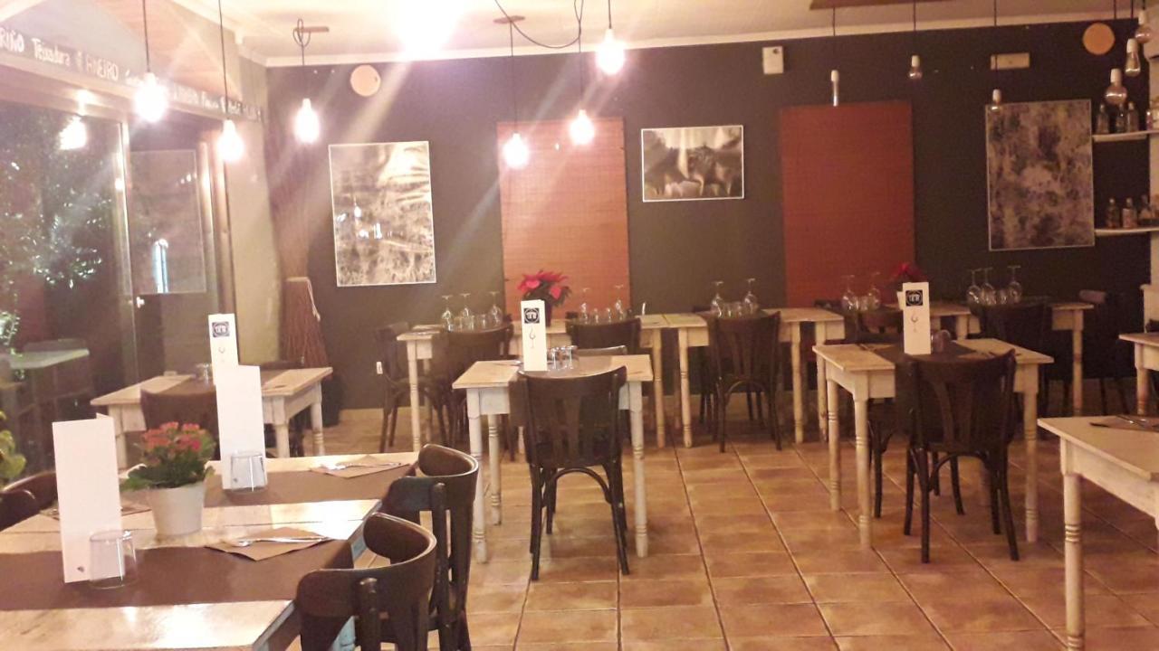 Hostal De L'Aigua Sant Llorenc de la Muga Bagian luar foto